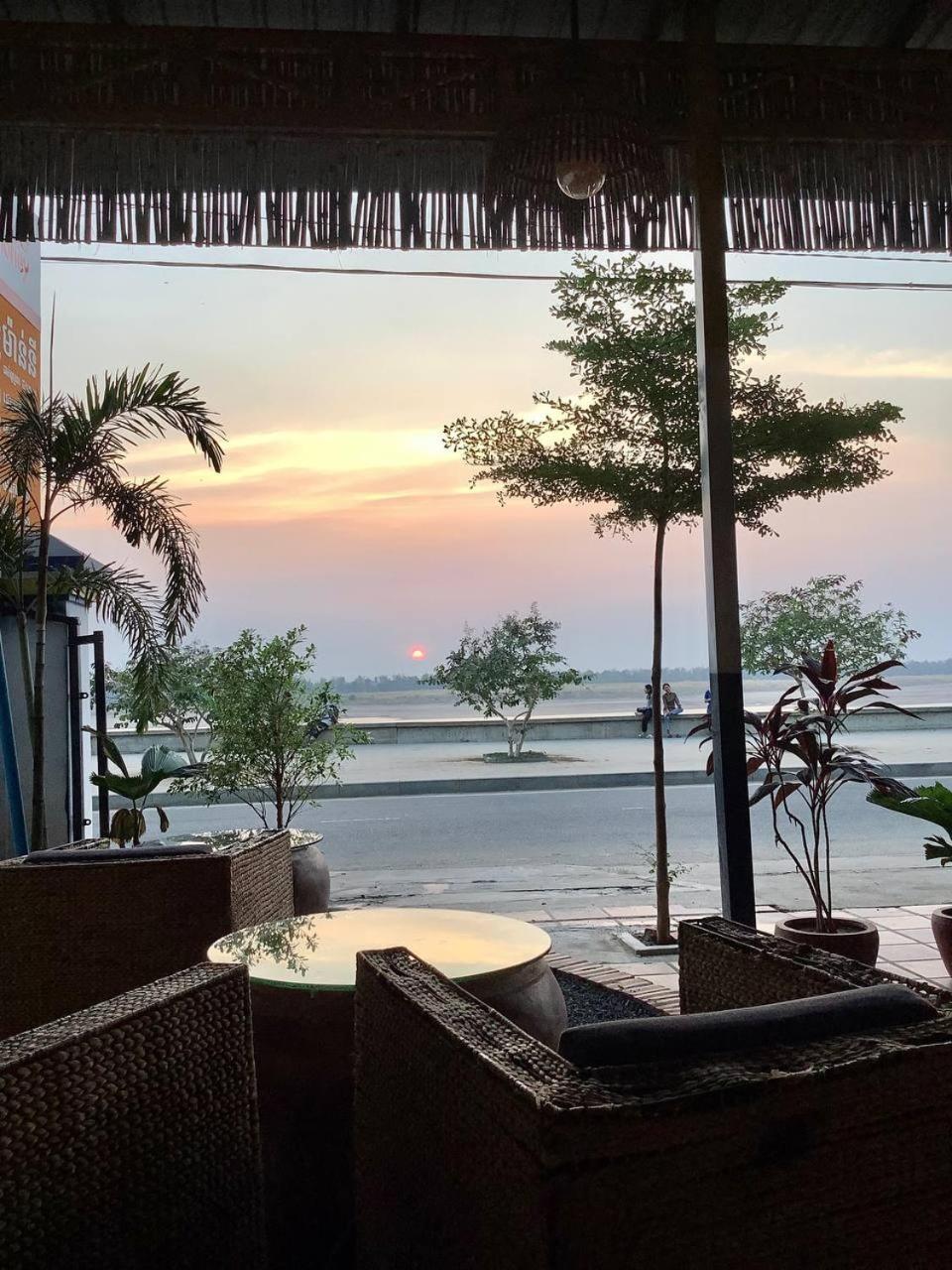 Le Tonle Hotel Kratie Luaran gambar